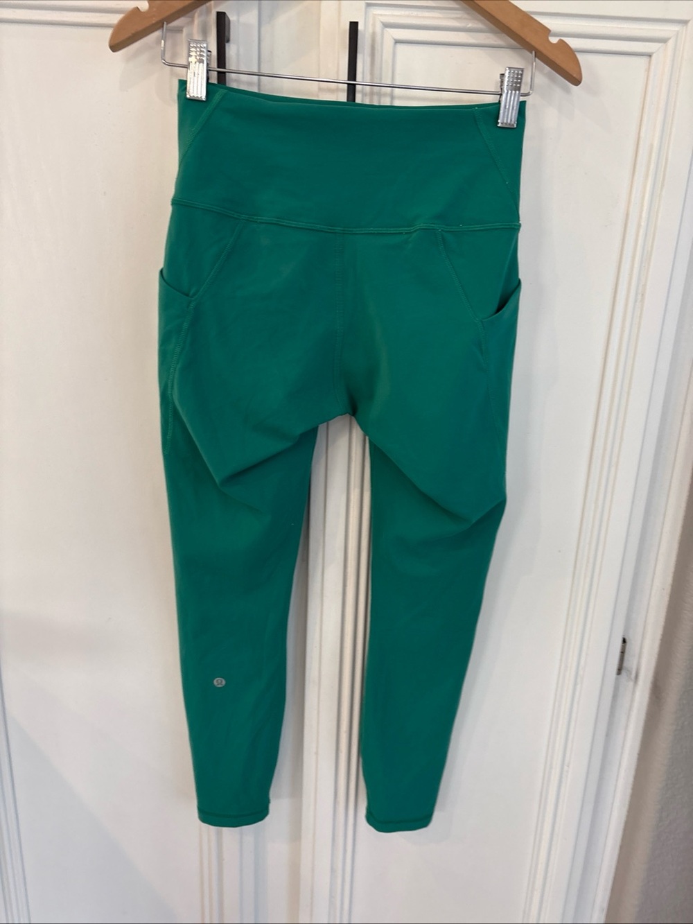 EU Lululemon Fast Free HR Crop 24” Inseam Pockets Size 8 Kelly Green